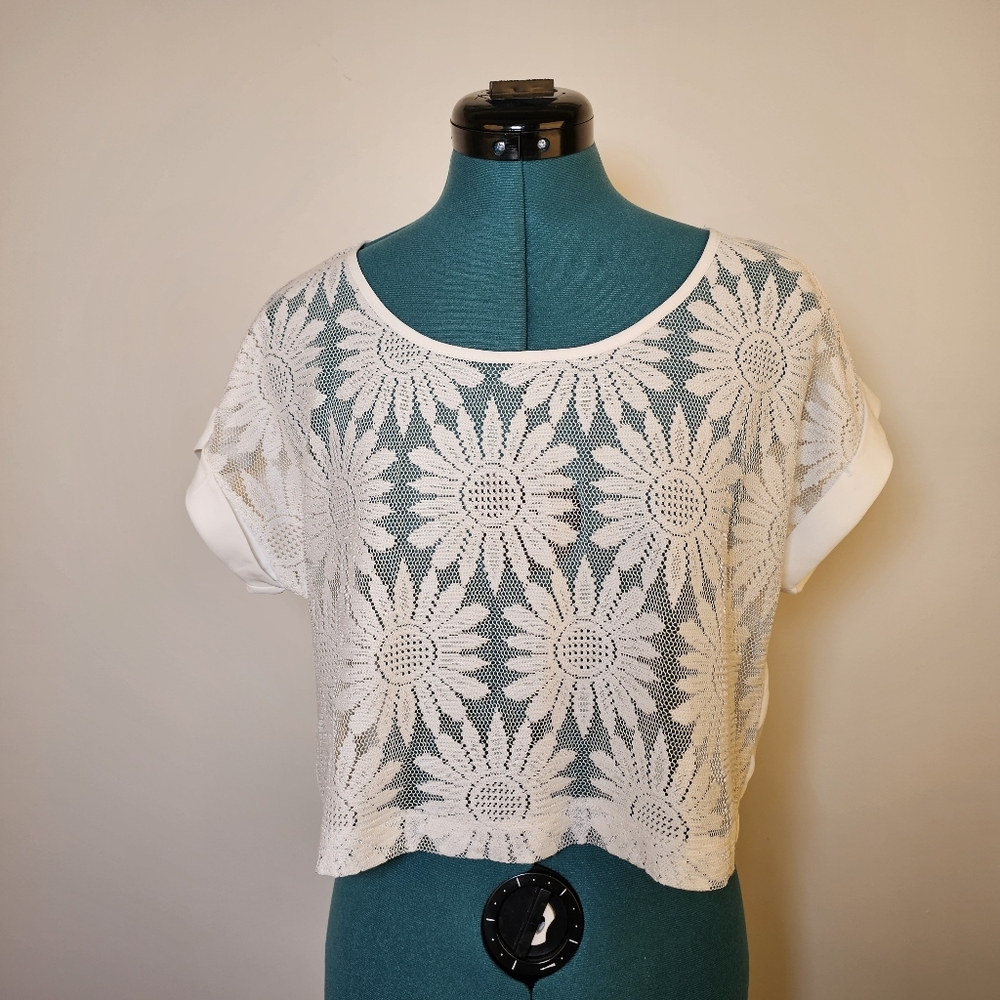 Mine white chiffon and lace short sleeve dropped shoulder blouse top size S US.